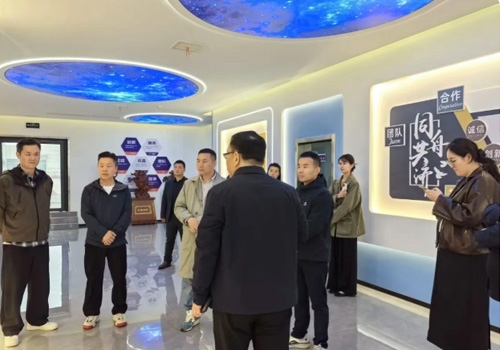 携手共进，，，，，，，，共“味”将来 | 醉巴鲜&有鱼妖参观马吉尔工业园区，，，，，，，，达成“醉巴鲜调味料出产基地」亟略合作。。。。。